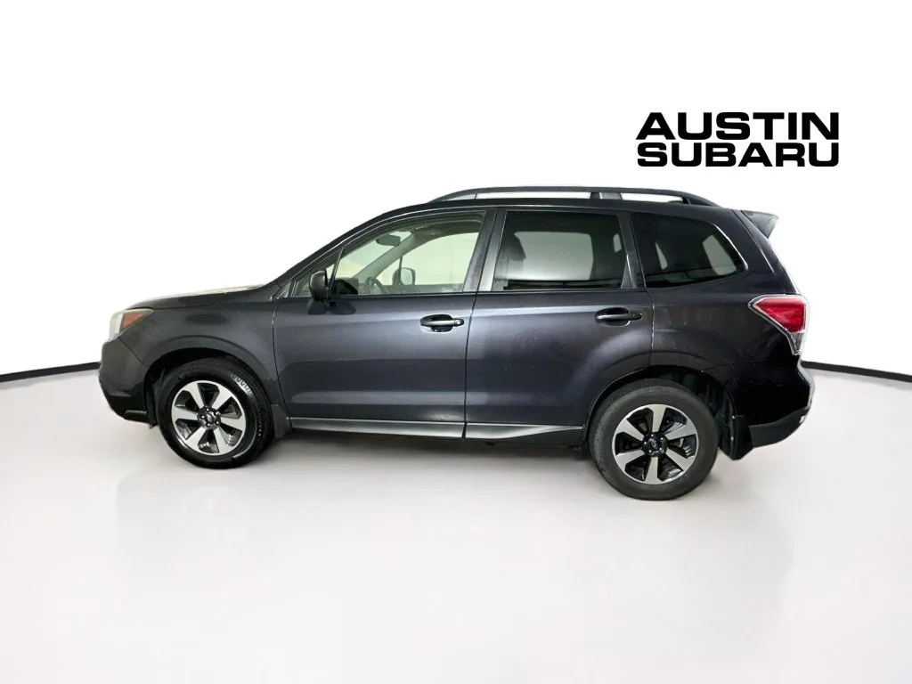 Used 2018 Gray Subaru 2.5i Premium image 4