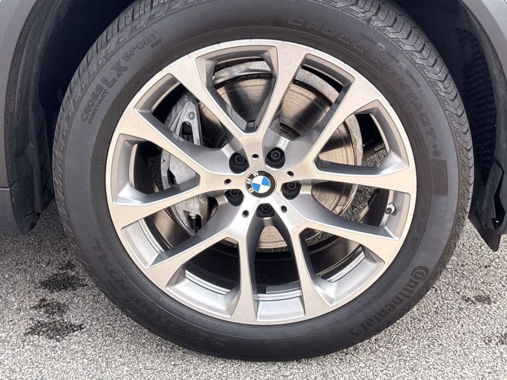 Used 2024 White BMW xDrive40i image 19