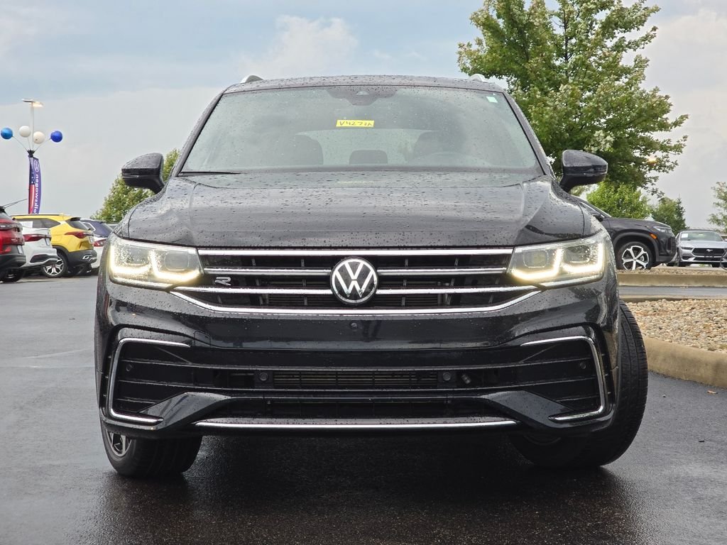 Used 2024 Black Volkswagen 2.0T SEL R-Line image 21