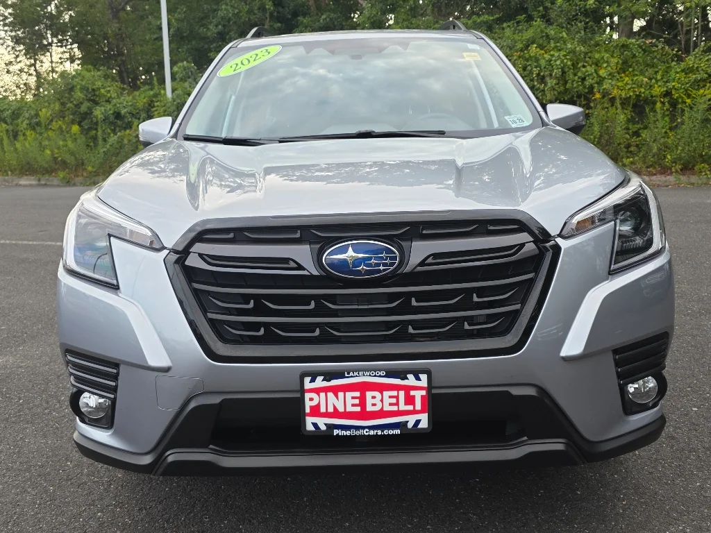 Used 2023 Ice Silver Metallic Subaru Limited image 10