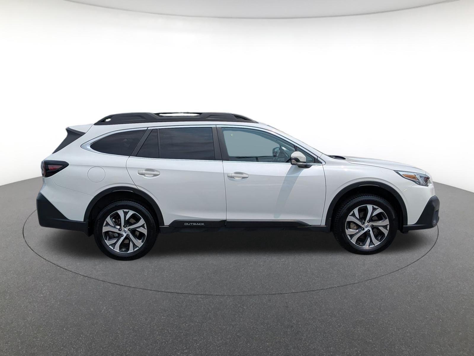 Used 2022 Crystal White Pearl Subaru Limited image 6