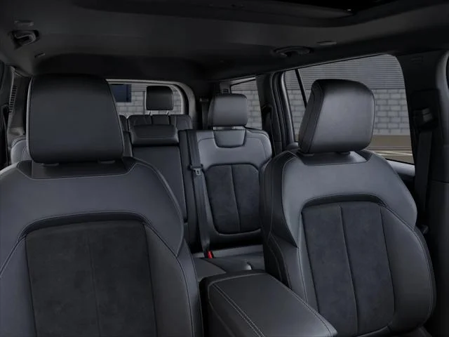New 2026 Diamond Black Crystal Pearl-Coat Exterior Paint Jeep Laredo image 28