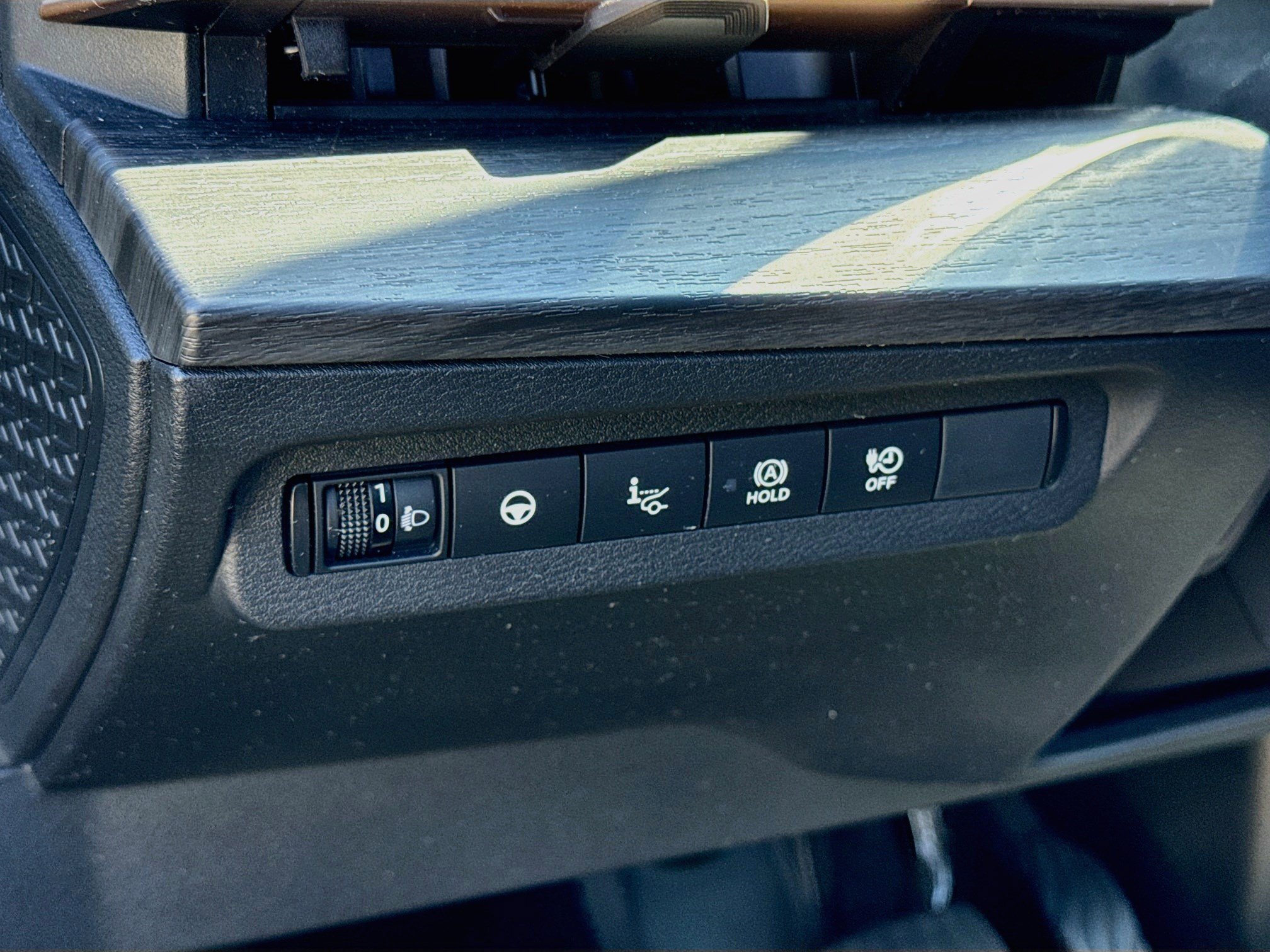 Used 2023 Gun Metallic Nissan ENGAGE image 10