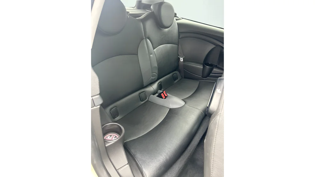 Used 2009 White MINI S image 10