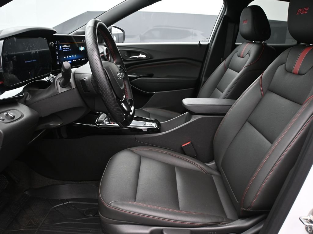 Used 2024 White Chevrolet 2RS image 10