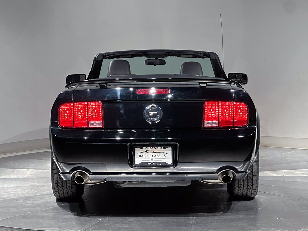 Used 2005 Black Ford  image 39