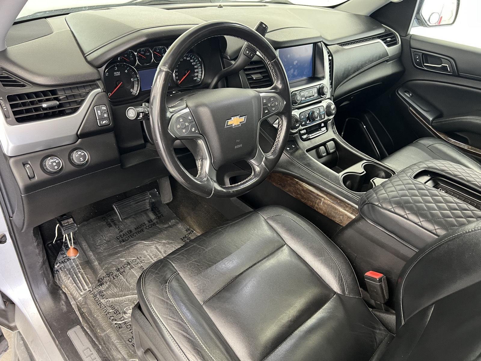 2015 Chevrolet Suburban LT - Photo 13