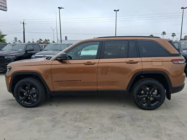 New 2026 Copper Shino Metallic Clear-Coat Exterior Paint Jeep Limited image 4