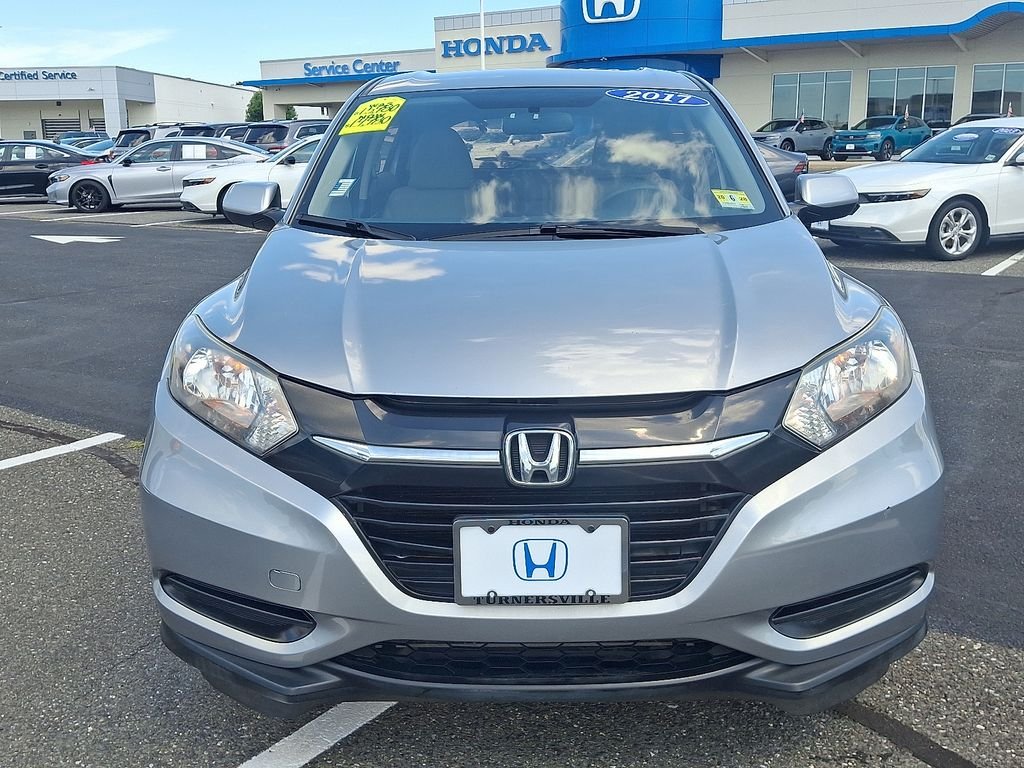 2017 Honda HR-V LX - Photo 2