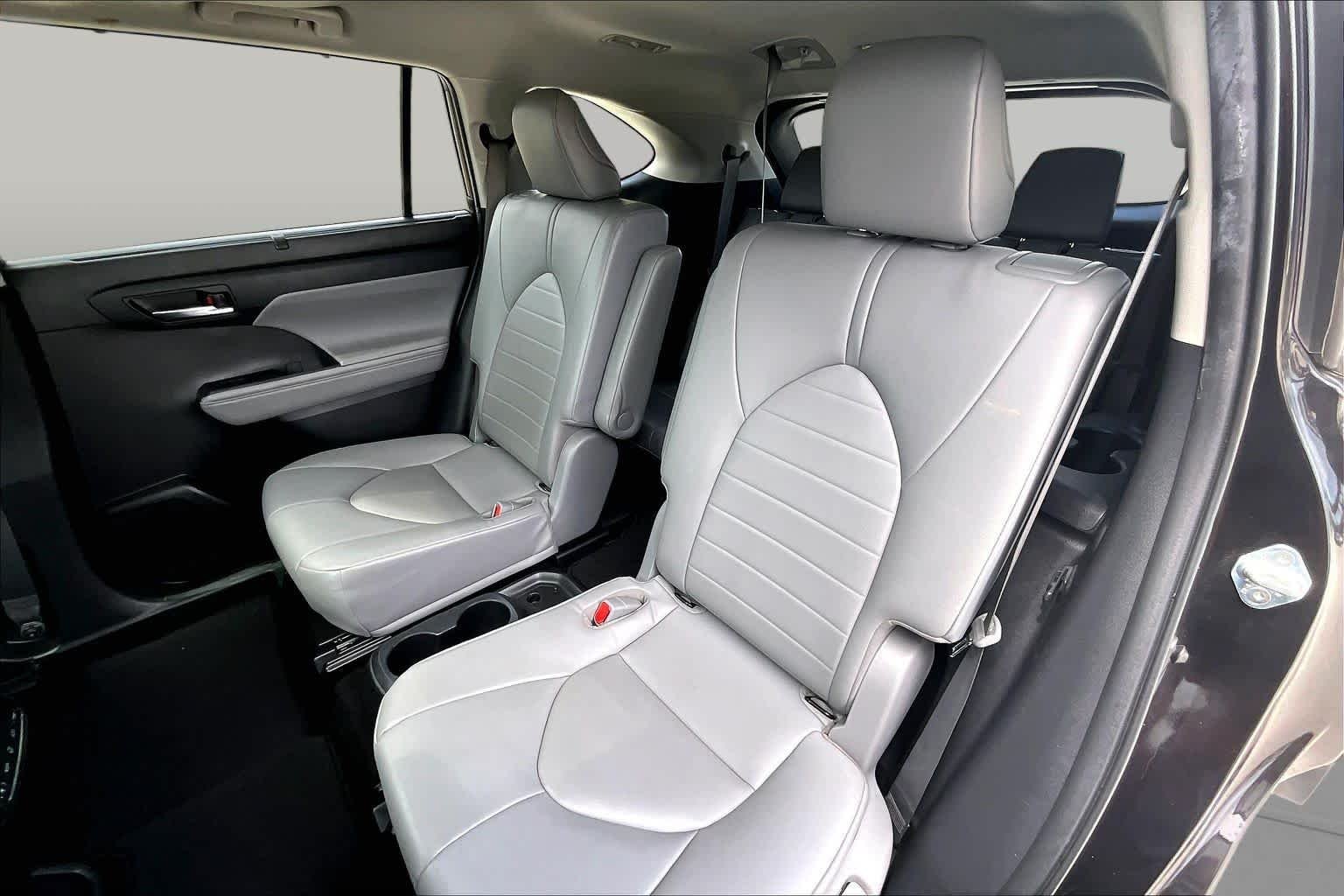 Used 2022 Opulent Amber Toyota XLE image 17