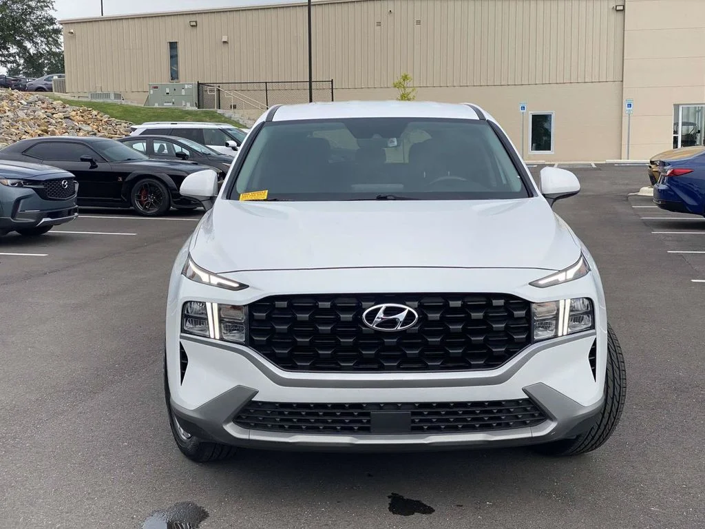 Used 2022 Gray Hyundai SE image 7