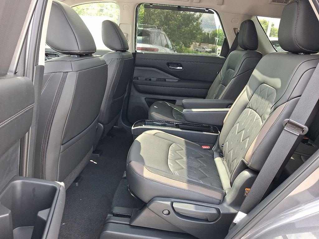 New 2026 Gray Nissan Platinum image 6