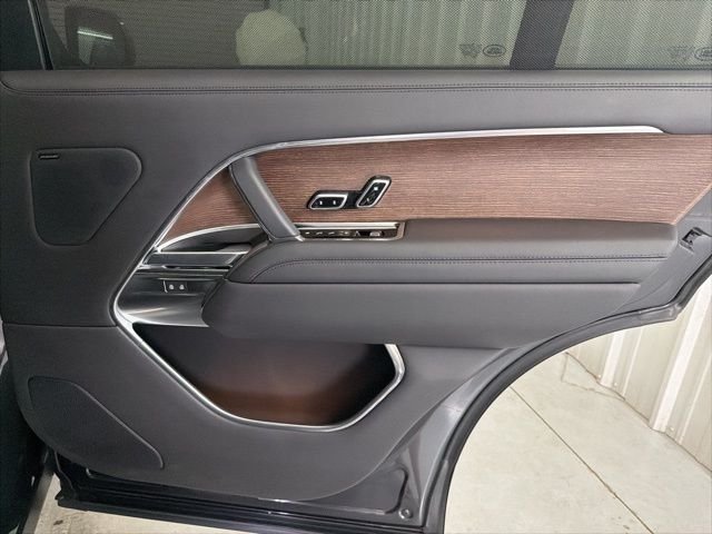 2023 Land Rover Range Rover SE - Photo 18