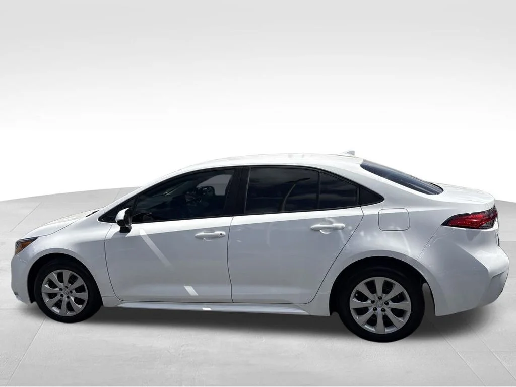Used 2025 White Toyota LE image 14