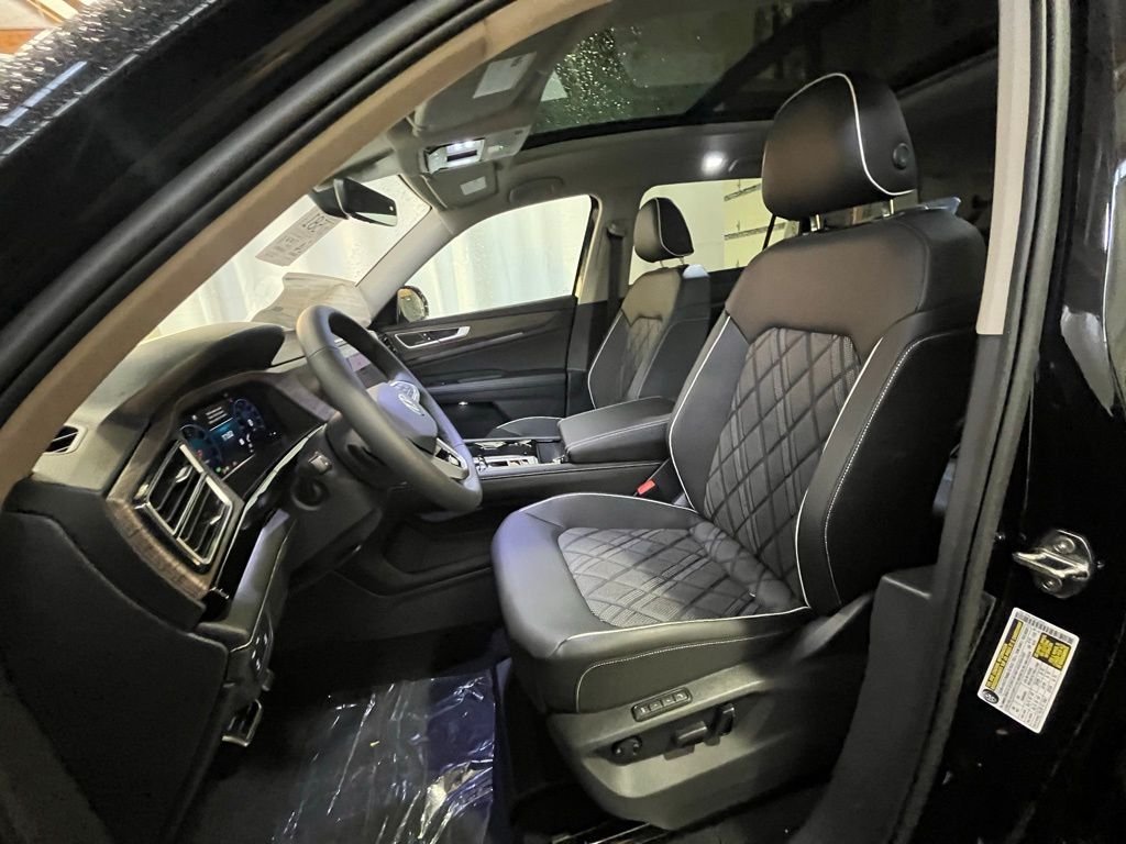 New 2026 Black Volkswagen 2.0T SEL Premium R-Line image 10