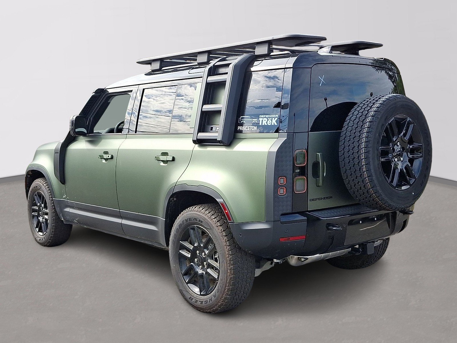 New 2026 Woolstone Green Land Rover  image 4