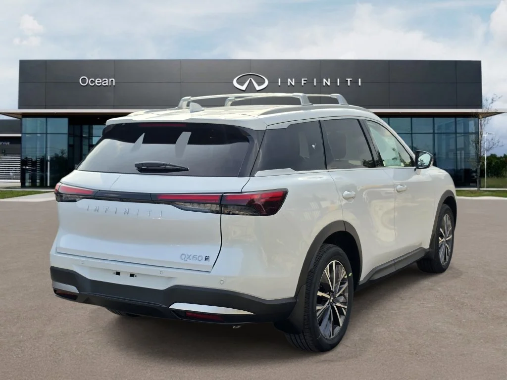 New 2027 RADIANT WHITE INFINITI Luxe AWD image 3