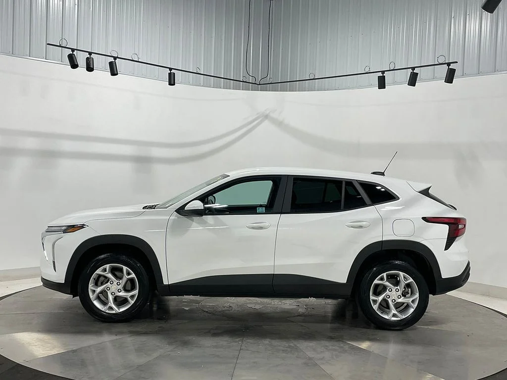 Used 2024 White Chevrolet LS image 14