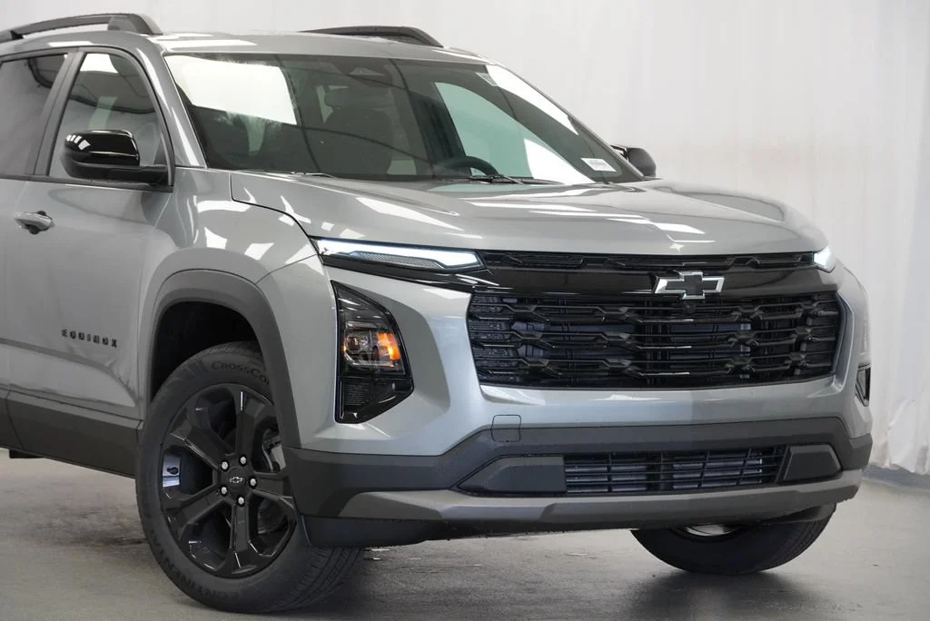 2027 Chevrolet Equinox LT - Photo 9