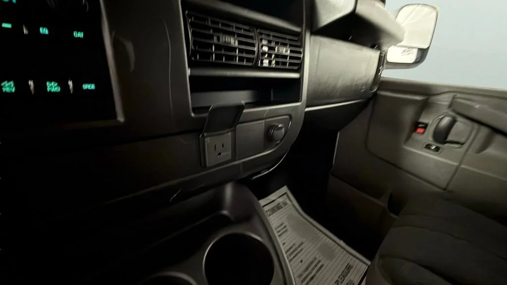 Used 2024 Summit White Chevrolet WT image 22