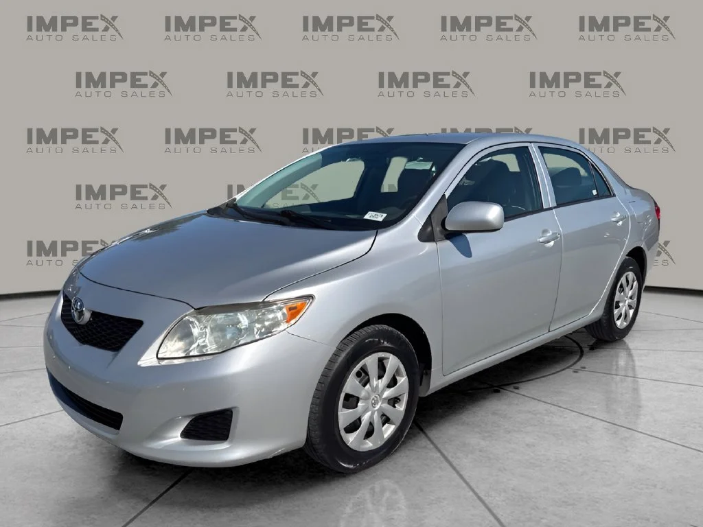 Used 2009 Silver Toyota LE image 1