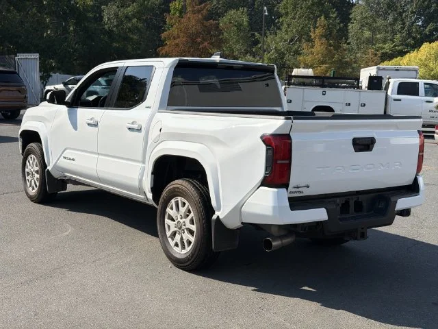 Used 2025 White Toyota SR5 image 11
