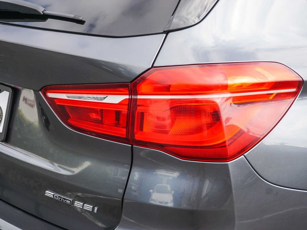 Used 2021 Gray BMW sDrive28i image 8