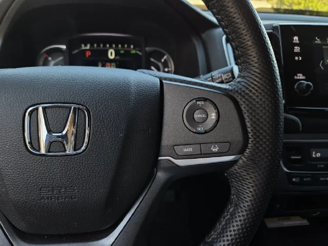 Used 2023  Honda EX-L image 24