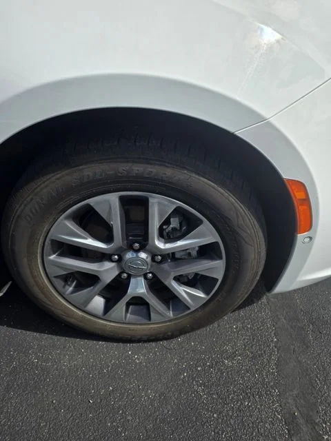 Used 2023 White Chrysler Pinnacle image 6