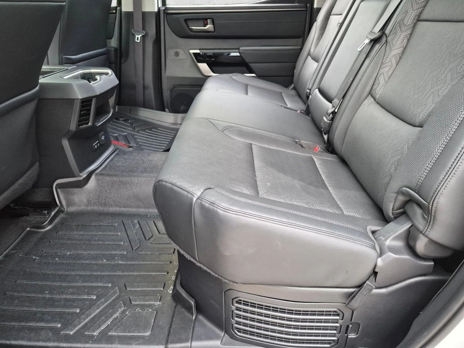 Used 2024 Ice Cap Toyota Limited Hybrid image 17