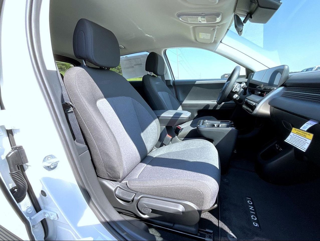 New 2026 White Hyundai SE image 16