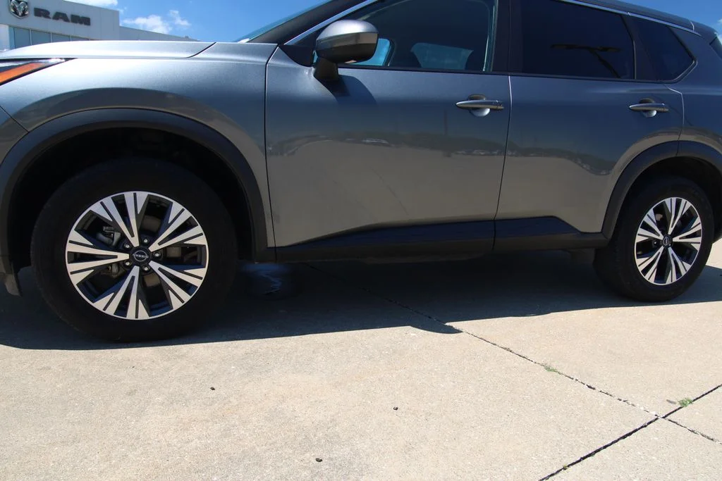 Used 2023 Gray Nissan SV image 10
