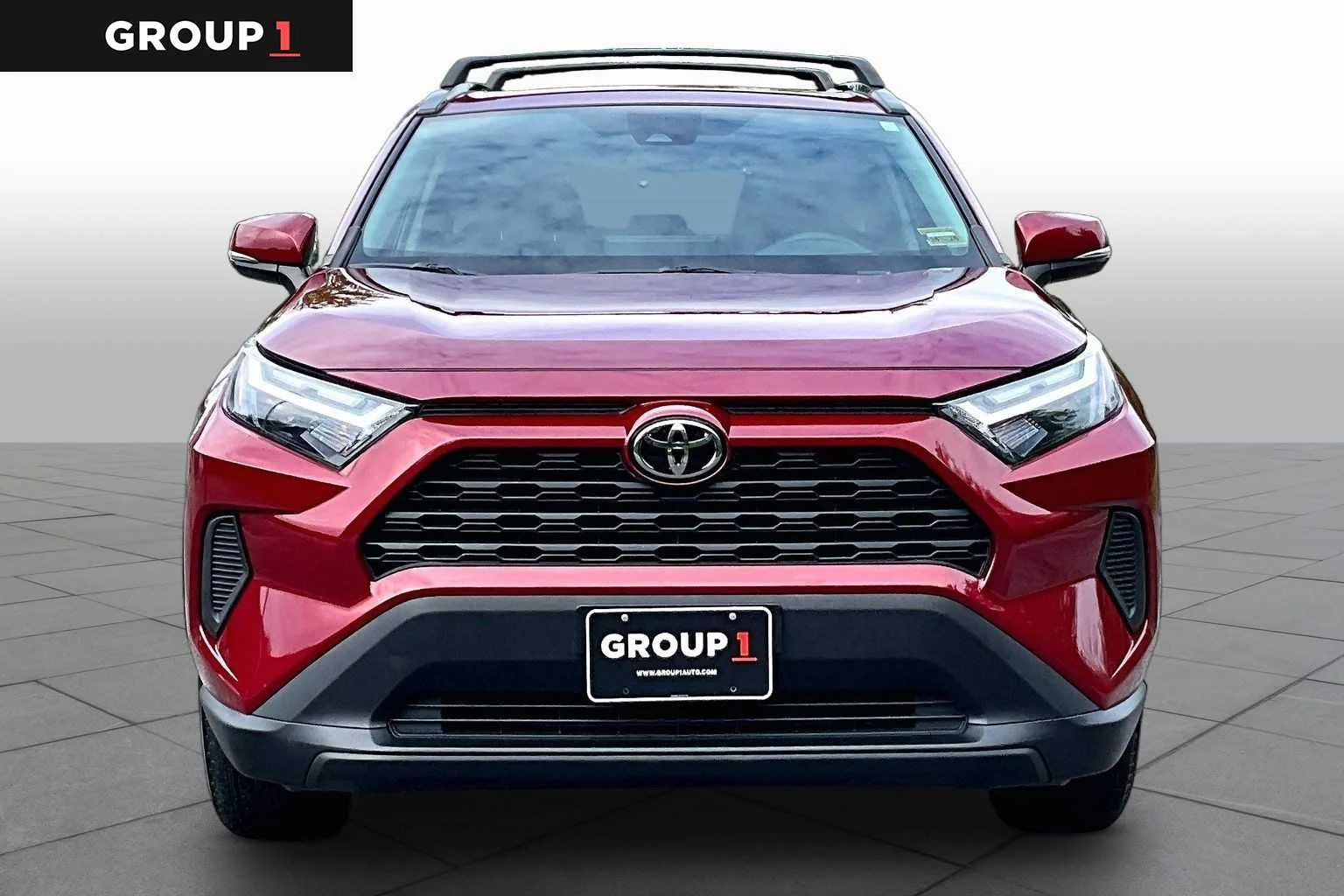 Used 2022 Ruby Flare Pearl Toyota XLE image 4