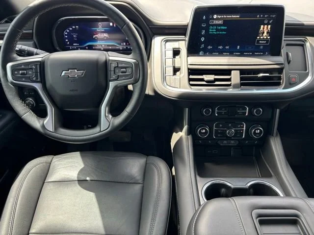 Used 2022 Black Chevrolet Z71 image 20