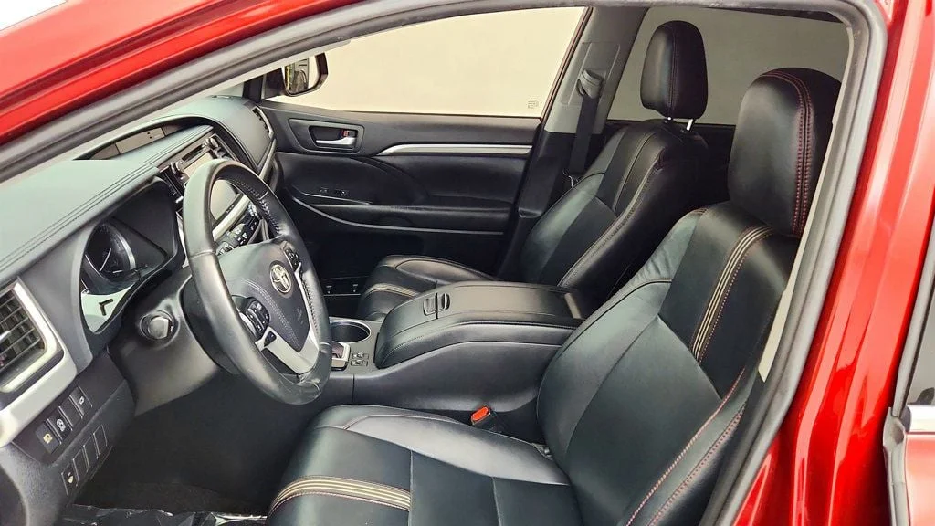 Used 2019 Salsa Red Pearl Toyota SE V6 AWD image 20