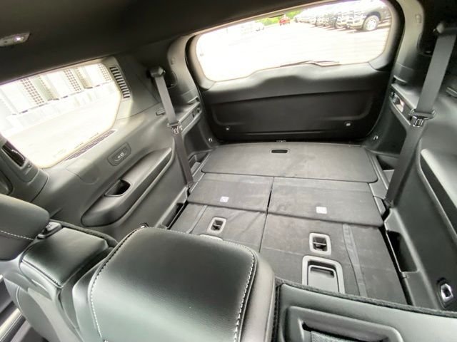New 2026 Bright White Clear-Coat Exterior Paint Jeep Altitude image 13