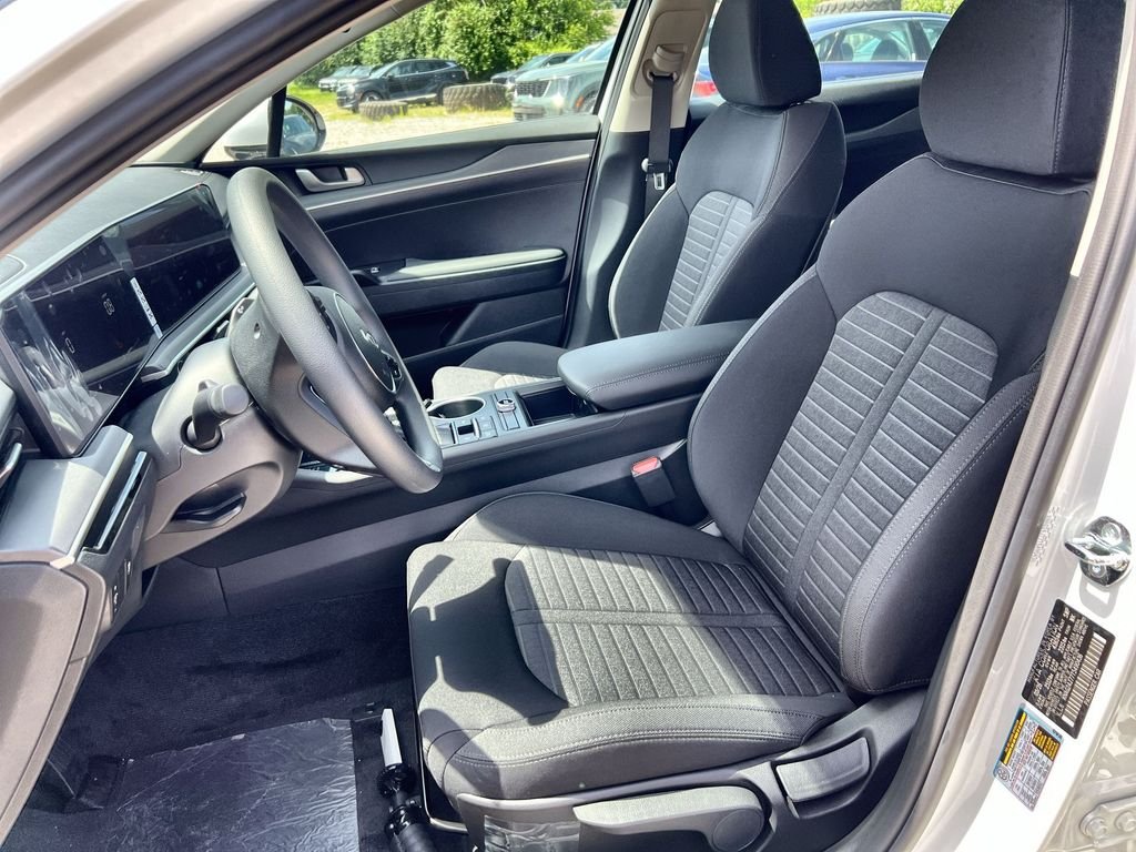 New 2026 White Kia LXS image 11