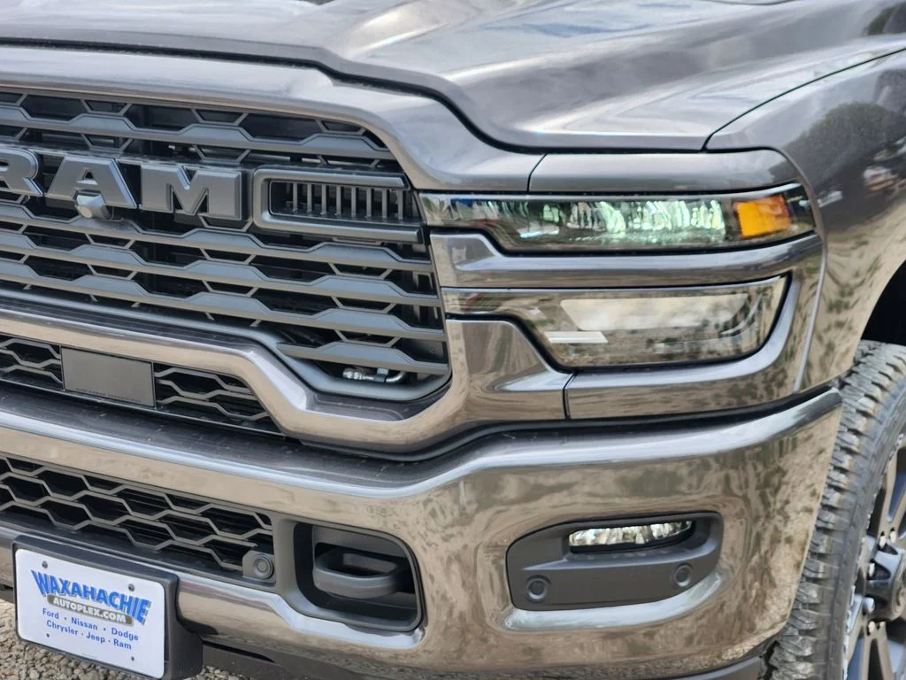 New 2026 Granite Crystal Metallic Clear-Coat Exterior Paint RAM Tradesman image 5