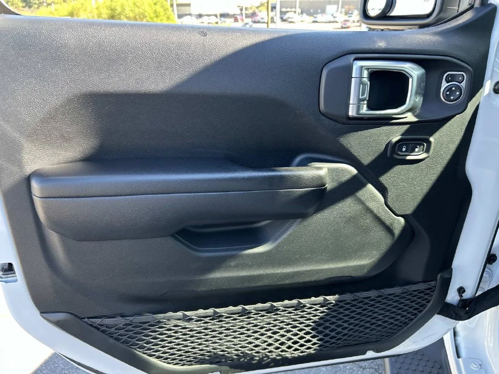 Used 2021 White Jeep Sport S image 38