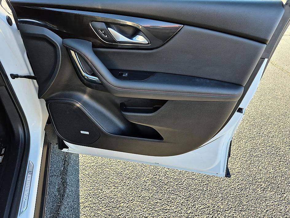 Used 2019 SUMMIT WHITE Chevrolet RS image 35