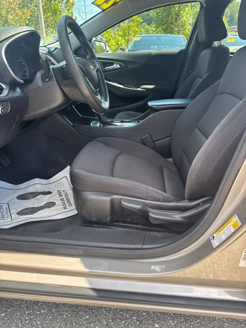 Used 2022 Gray Chevrolet LS image 16