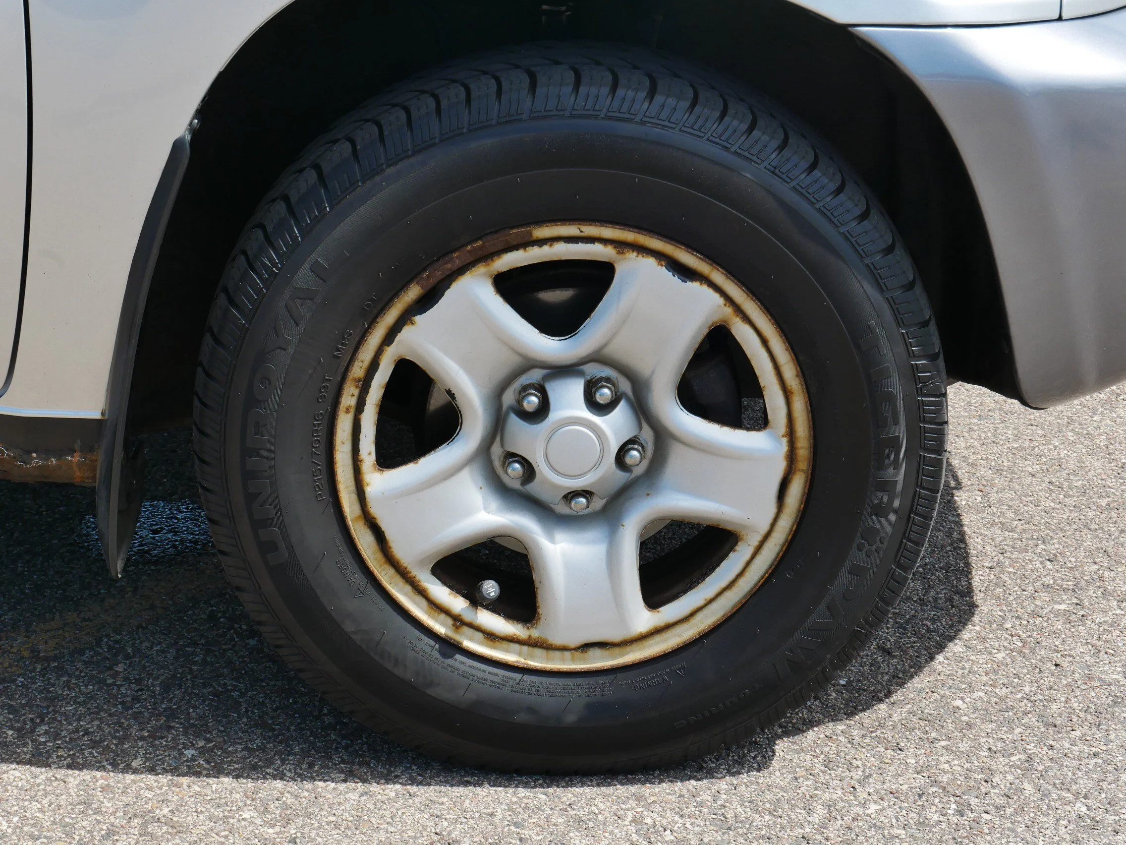 Used 2004 Titanium Metallic Toyota  image 15