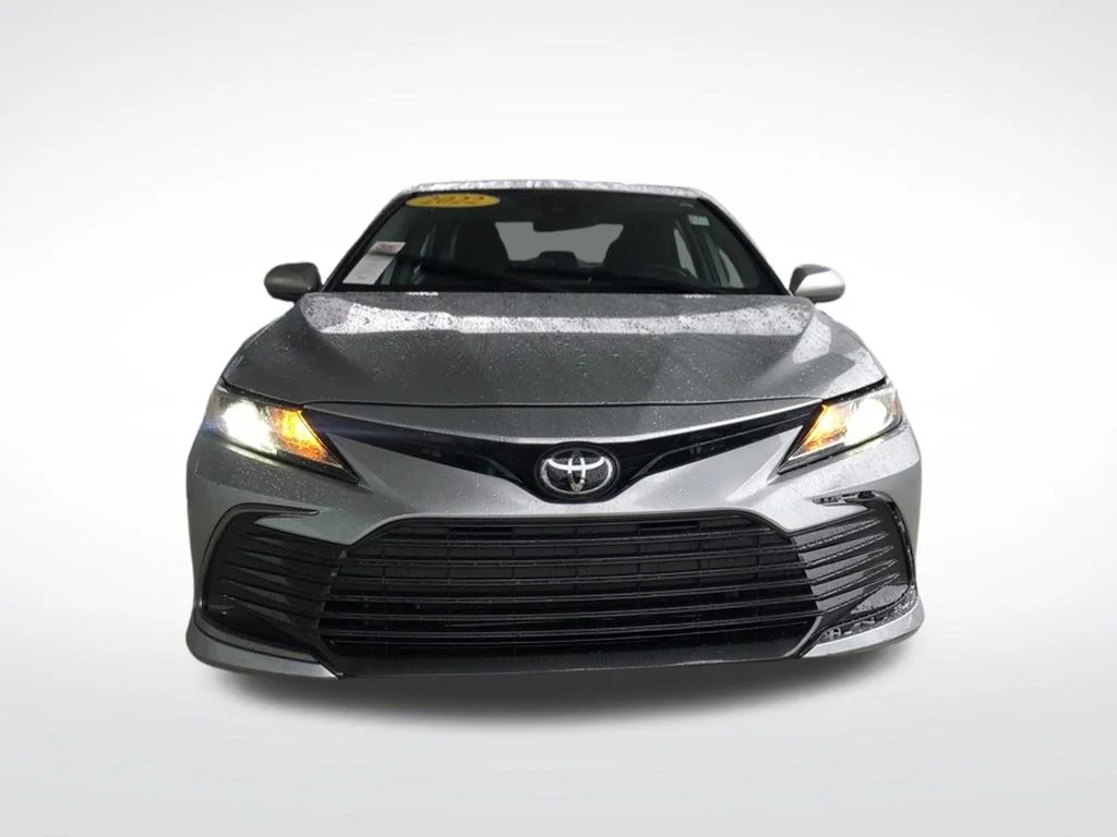 Used 2022 Silver Toyota LE image 4