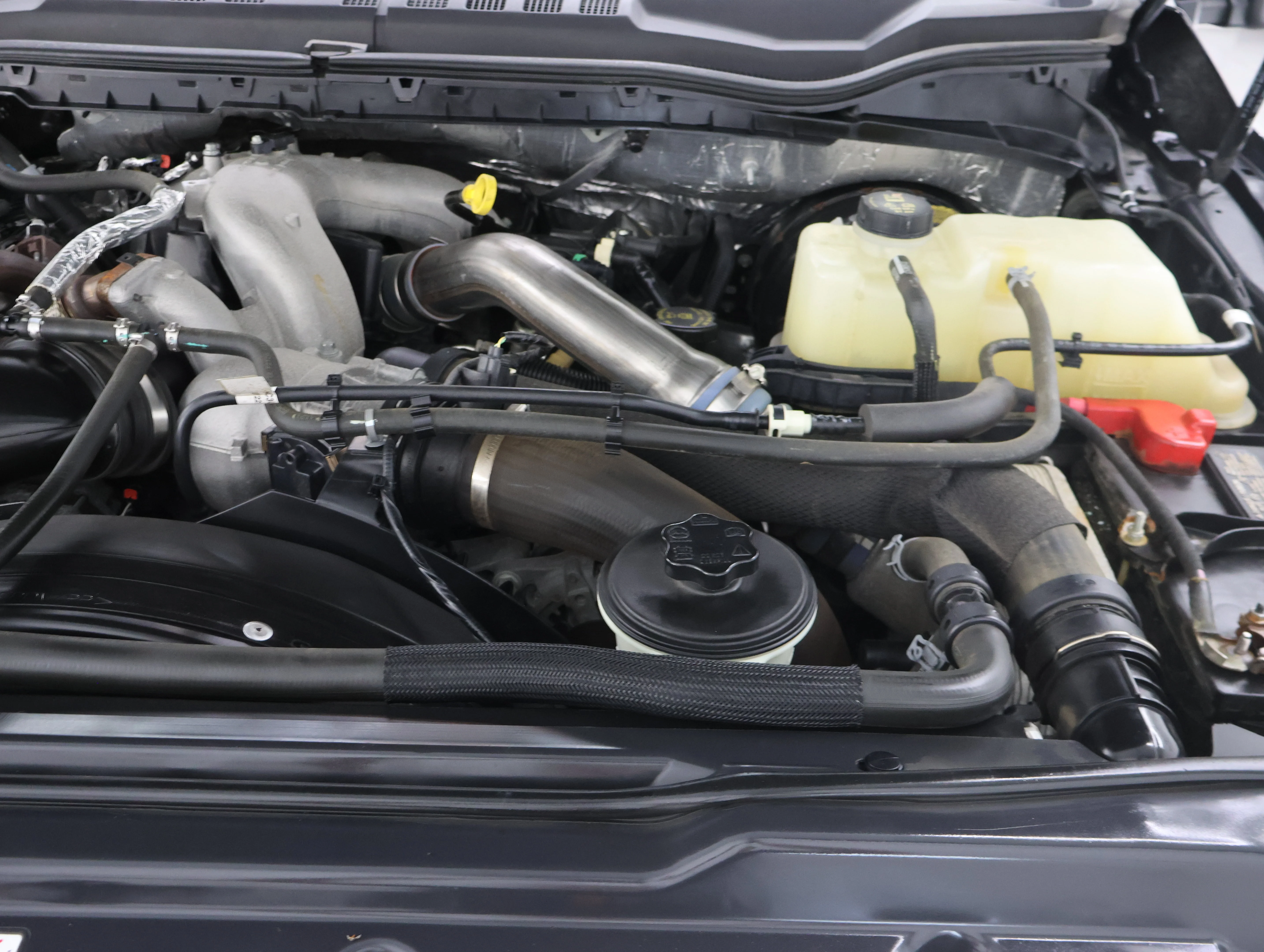 Used 2022 Agate Black Metallic Ford Lariat image 19