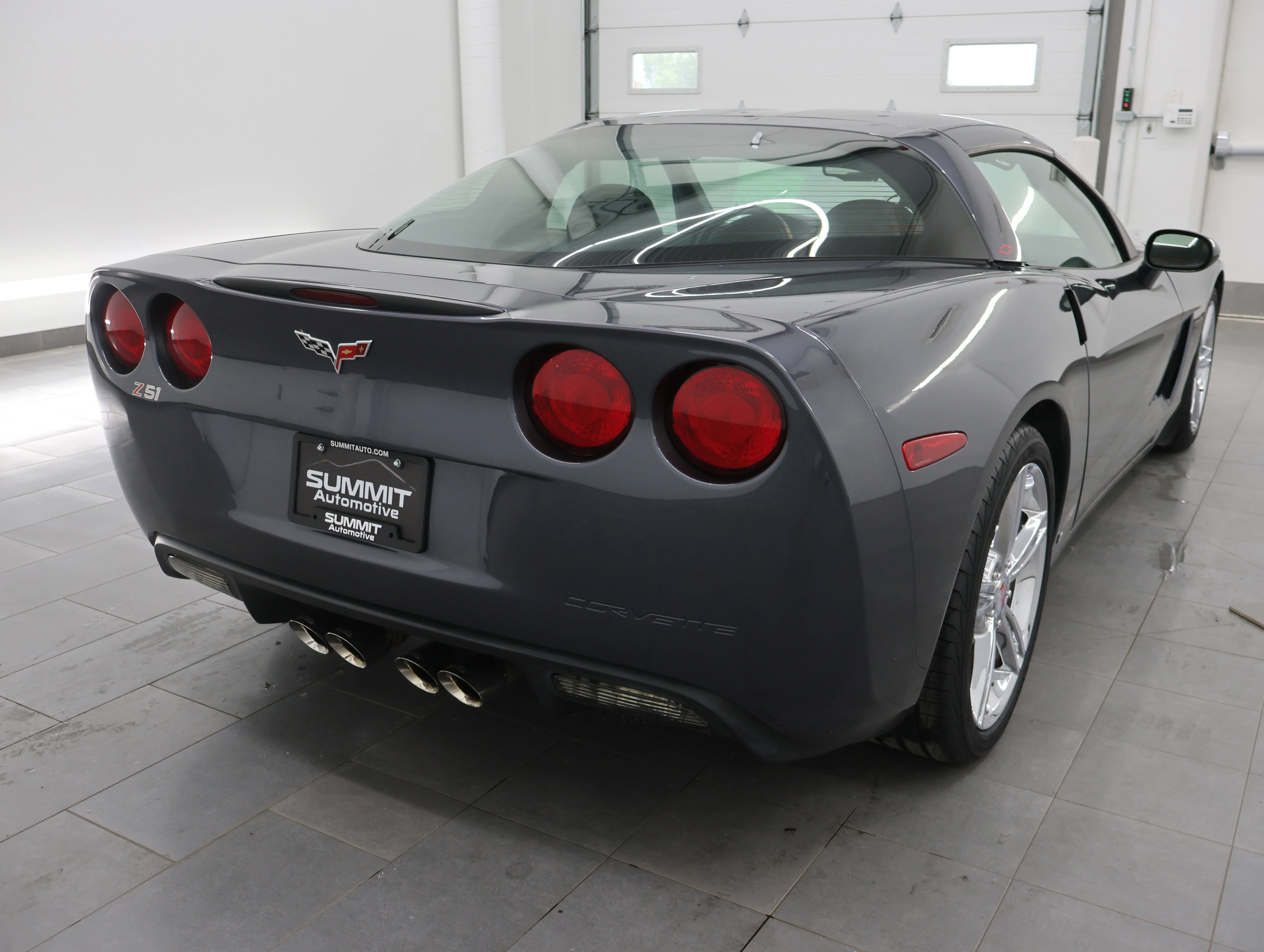 Used 2009 Cyber Gray Metallic Chevrolet Base image 5