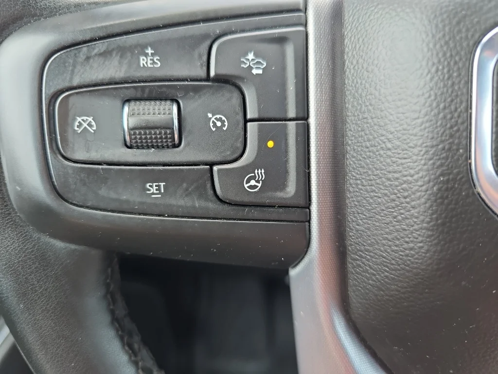 Used 2024 Dynamic Blue Metallic GMC Elevation image 12