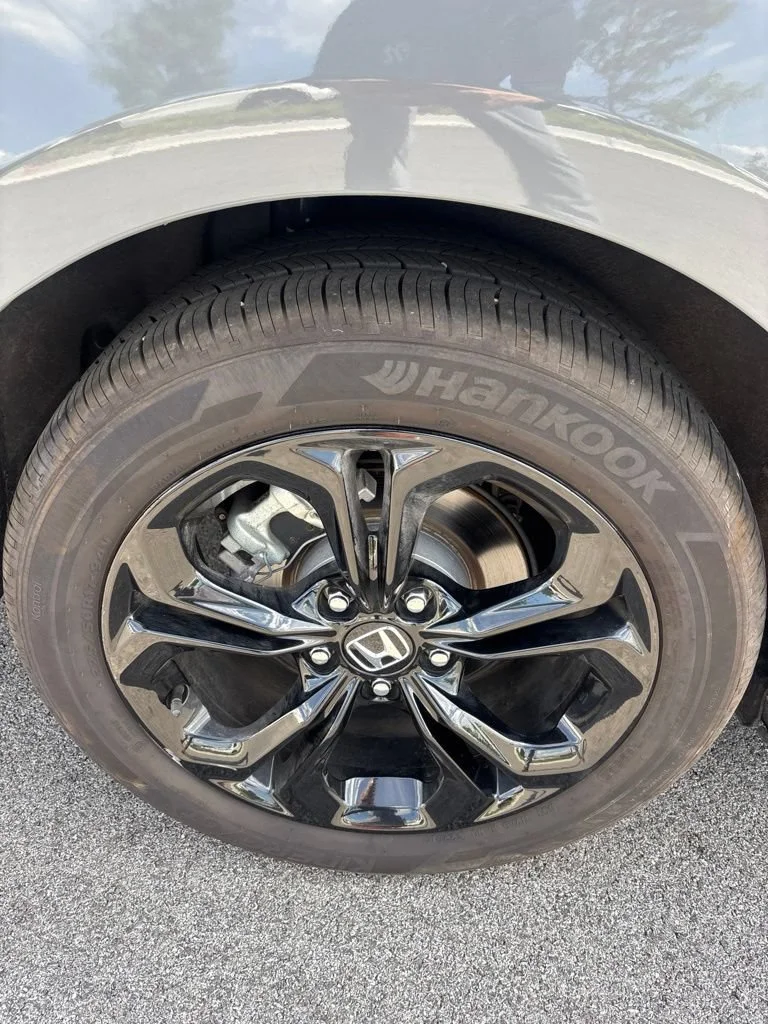 Certified Used 2025 Urban Gray Pearl Honda 1.5T SE image 44