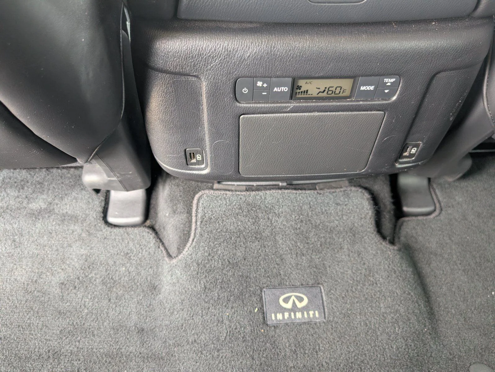 Used 2024 Anthracite Gray INFINITI LUXE image 23