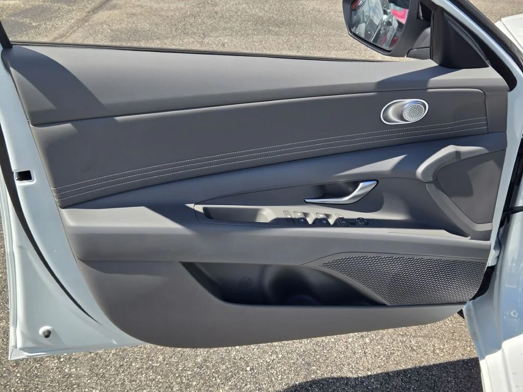 New 2026 White Hyundai SEL Sport image 17