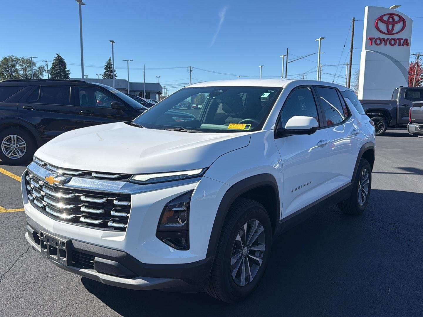 Used 2025 Summit White Chevrolet AWD LT image 7
